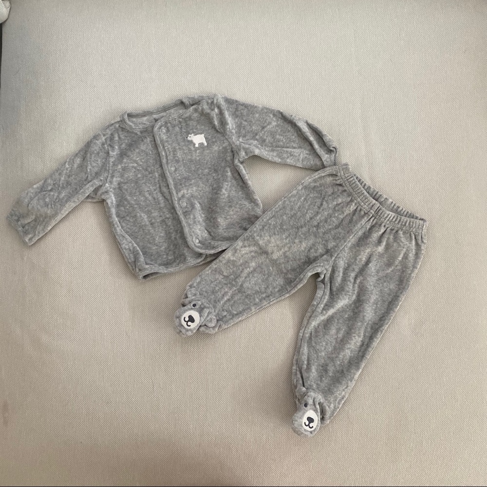 Carters Sweatsuit